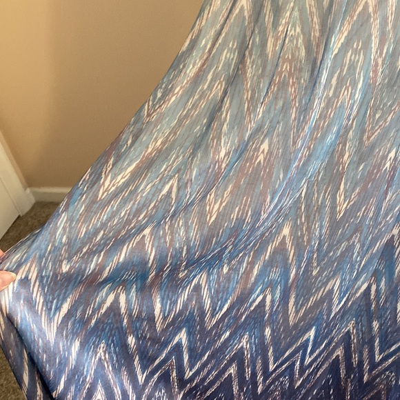 Blue and White Gown - Picture 2 of 5